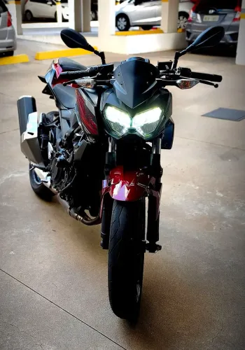 Vendo Kawasaki Z400 Série Especial. Muito nova