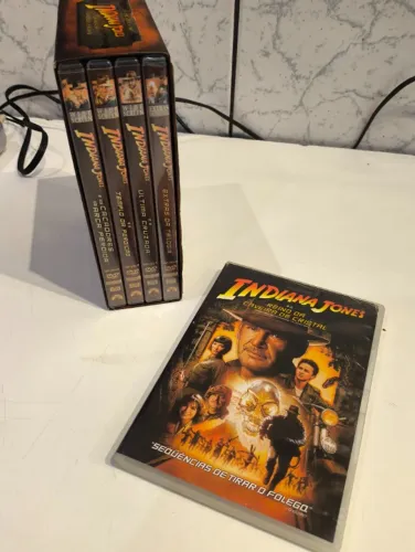 Lote Box Indiana Jones Trilogia Clássica (4 DVDs) + O Reino da Caveira de Cristal 