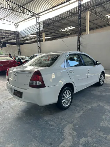 Toyota Etios XLS Sedan 1.5 Flex 16V 4P Mec. 2016