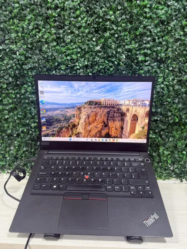 Lenovo ThinkPad E14 Gen 2 | i7 10510U | 16GB RAM | SSD 256GB | Tela 14? Full HD