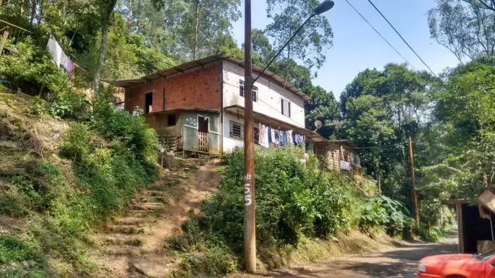 Vende-se terreno para quem gosta de traquilidade e sossego..