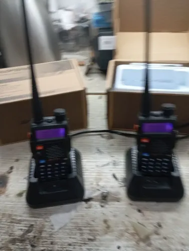 Dois rádios baofeng UV 5r novos sem uso