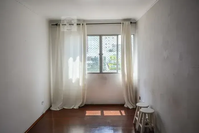 Imóvel para aluguel possui 56 metros quadrados com 2 quartos em Alto da Lapa - São Paulo -