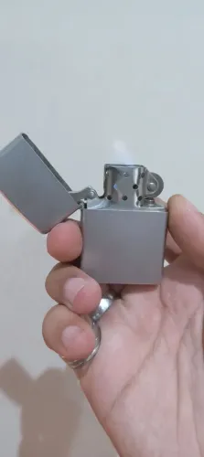 Zippo 1999 em estado de novo 