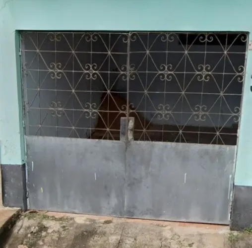 Vende-se portão 3 MTS comprimento 2,10 de altura, usado