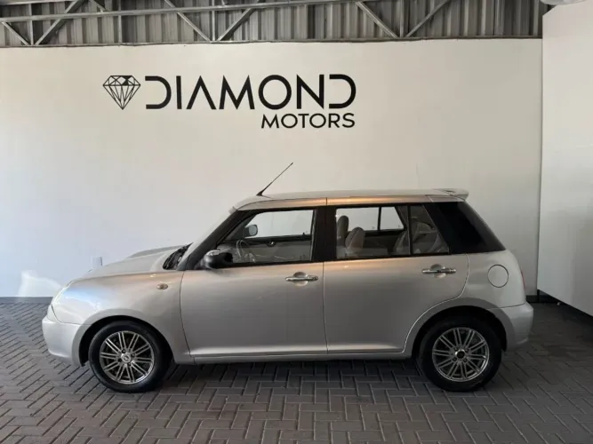 Lifan 320 Elite 1.3 16V 88cv 5P 2010