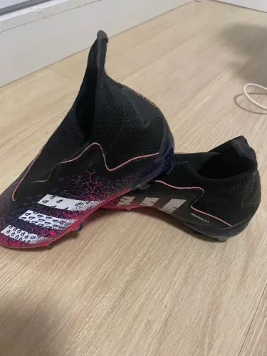 Chuteira adidas predator infantil