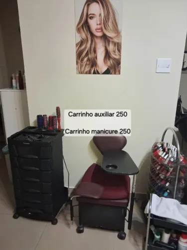 Itens de salão de cabeleireiro - Carrinho auxiliar de cabeleireiro e carrinho de manicure