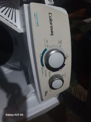 Tanquinho / Lavadora Semiautomática Colormaq Facílima de 16kg (modelo da linha LCS16).