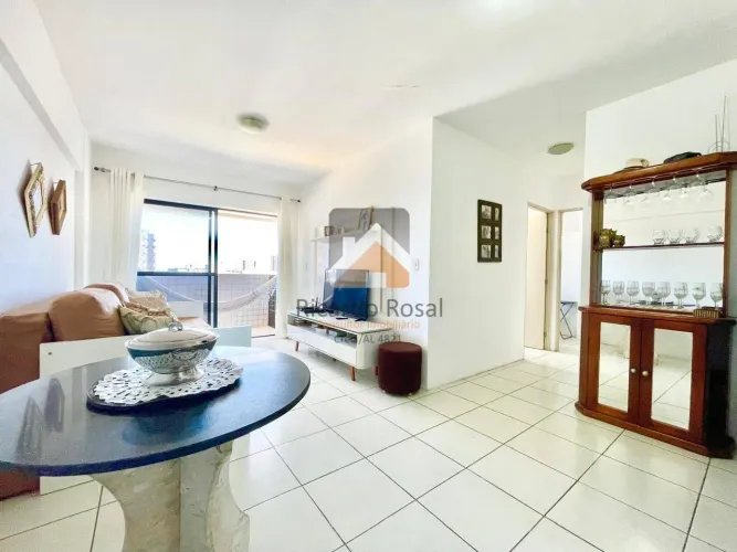 Apartamento na Ponta Verde c/ 2 quartos, suíte, varanda e piscina!!!