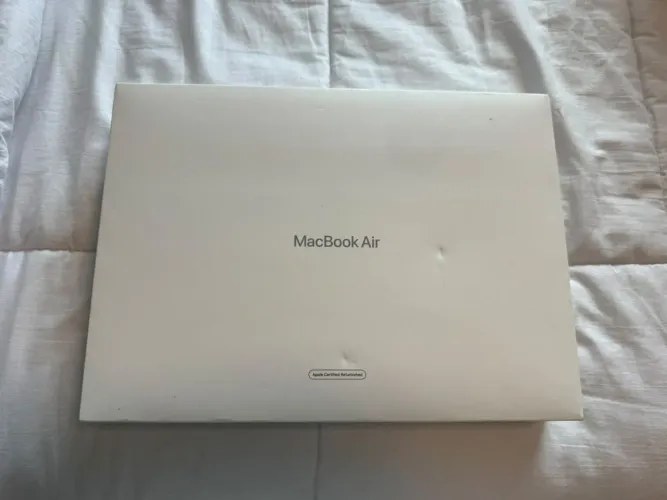MacBook Air M2 2022 | 8GB RAM | Excelente Estado + Caixa e Acessórios