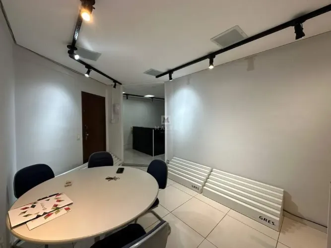 Sala Comercial de 60m² no Bairro Nova Suíça Localização Estratégica!