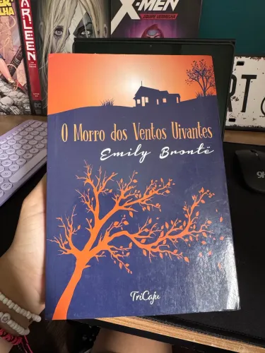 O Morro dos Ventos Uivantes - Emily Brontë