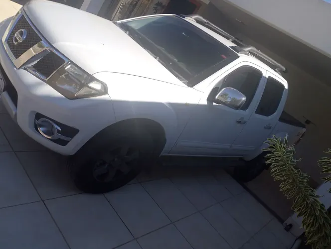 Nissan Frontier Platinum CD 4X4 2.5 TB Diesel 2014
