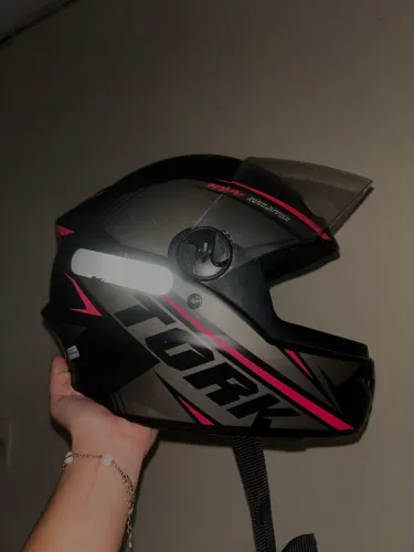 Capacete moto esportivo fechado pro tork R8 Viseira Cristal 110