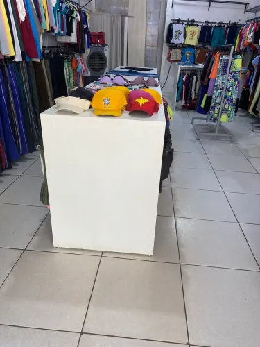 Móvel expositor mdf