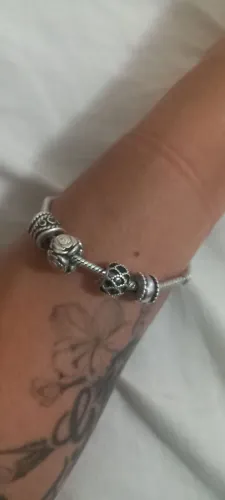 Pulseira pandora original com 4 beloques
