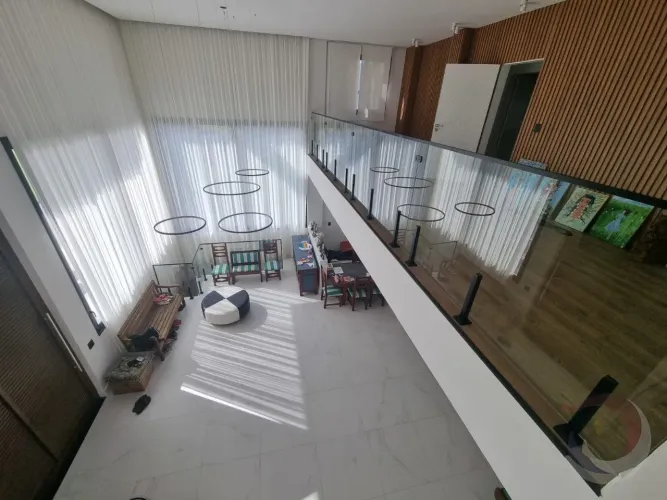 Casa Residencial de 6 dorms no bairro LAGOA