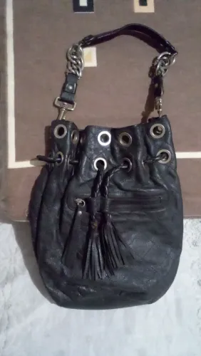 Bolsa em couro de ombro 20,00