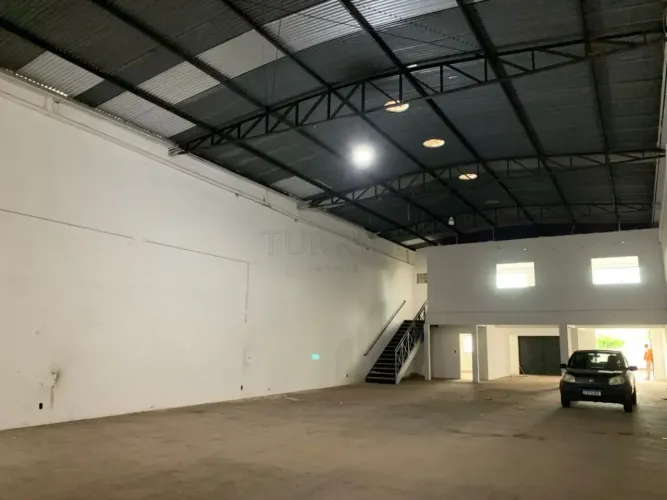 Galpão para locação próximo ao estádio do Noroeste em Bauru -SP