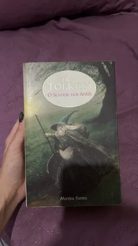 edição volume único de O Senhor dos Anéis, do J. R. R. Tolkien.