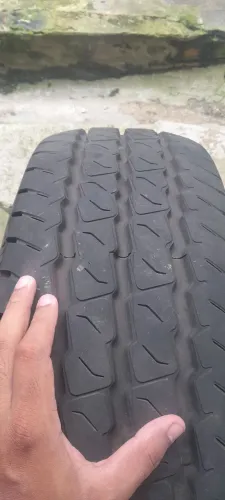 Vendo pneus 225/65/16c