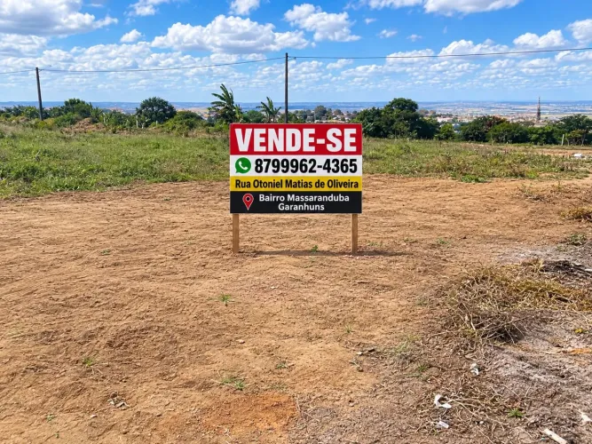 Terreno por trás do açaí e também do café cupido