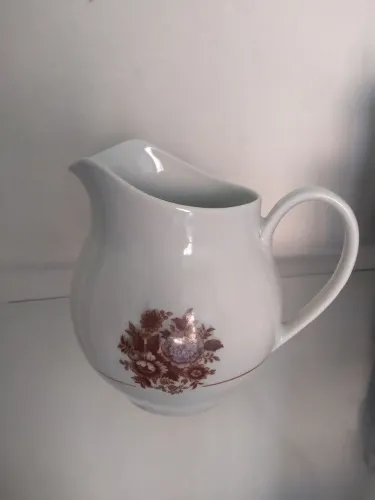 Leiteira de porcelana 