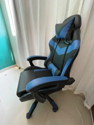 Vendo cadeira gamer em excelente estado, completa e funcionando perfeitamente
