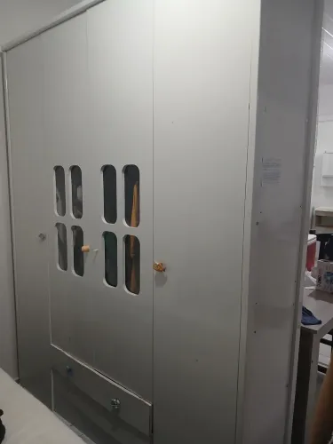 Guarda roupa de solteiro