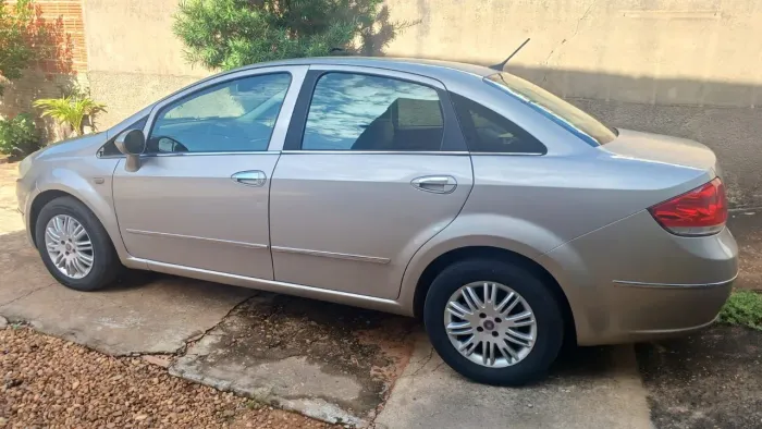 Fiat Linea 1.9/ HLX 1.9/1.8 Flex Dualogic 4P 2011