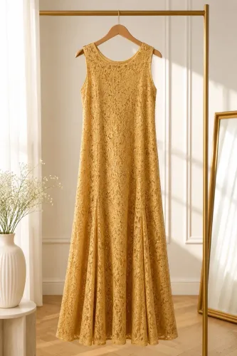 Vestido Longo Dourado em Renda