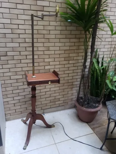 MESINHA DE CANTO
