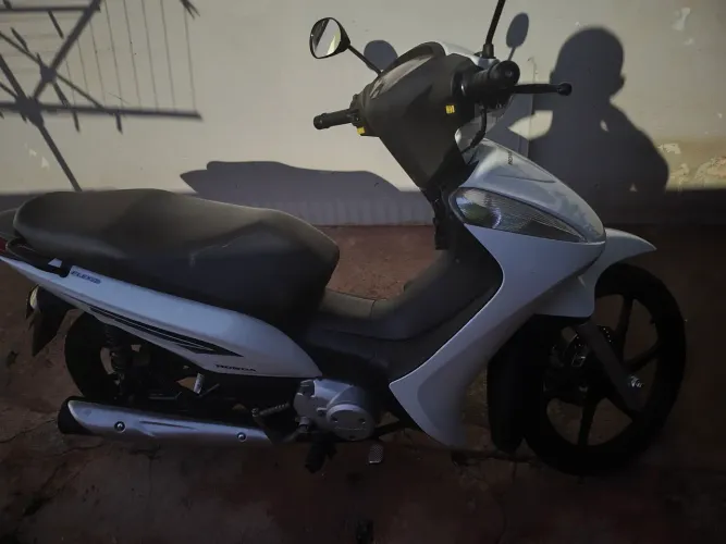 Vendo Honda biz 2014