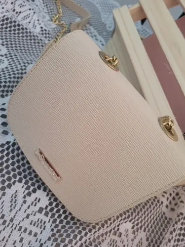 Bolsa pequena de ombro ideal para festas ou eventos