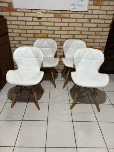 Cadeira de couro branca