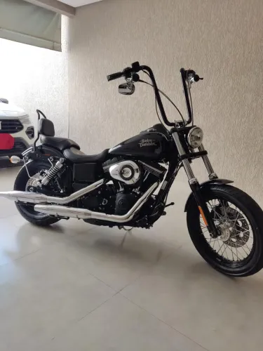 HARLEY-DAVIDSON DYNA STREET BOB 2015