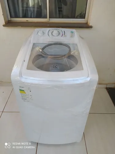 Vendo máquina Electrolux semi nova 10 kg