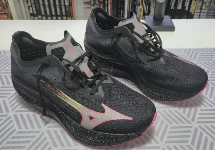 Mizuno Rebellion Pro 2 - Tam 43 - Excelente estado - Menos 30km apenas em esteira