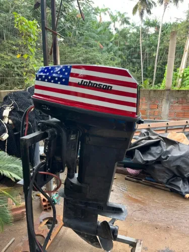 VENDO OU TROCO MOTOR DE POPA JHONSON 50 HP