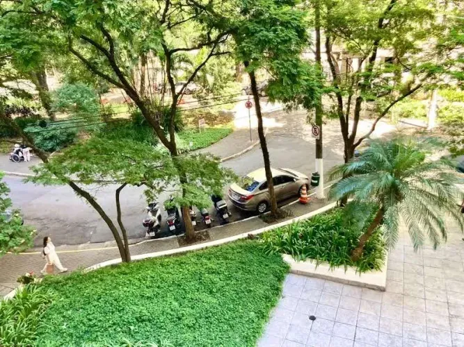 DELICIOSA VISTA PARA A PRAÇA GERMÂNIA!! PRÓX. CLUBE PINHEIROS!!