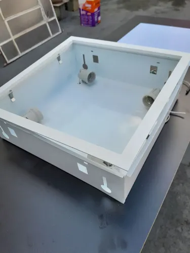 Luminária de embutir para 4 lâmpadas comum - alumínio branco e acrílico leitoso