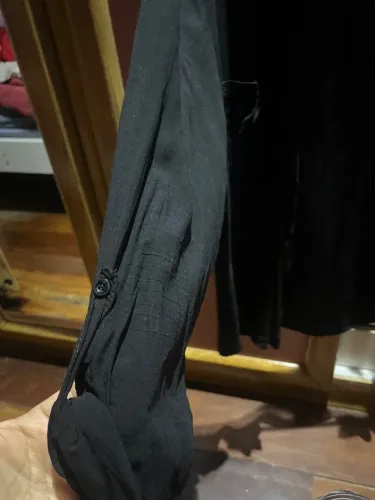 Camisa preta, tecido delicioso!Super leve, confortável!!!Tamanho M 
