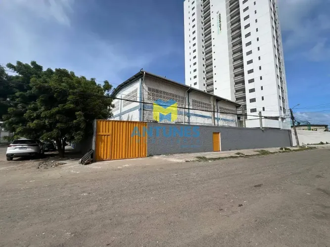 Alugue Galpão de 450m² em Barra de Jangada, piso de alta tonelagem polido