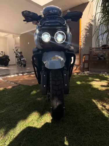 TANK (BMW) 26/27 geração 2 com 6 auto falantes 