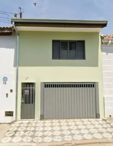 Casa na vila Santana com 3 dorm. 1 suíte a poucos metros da Rua Hermelino Matarazzo.