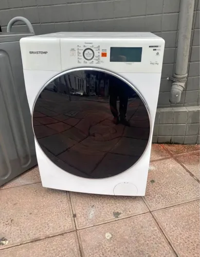 Máquina lava e seca Brastemp Branca semi nova!