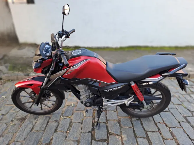 HONDA TITAN 160 50 ANOS