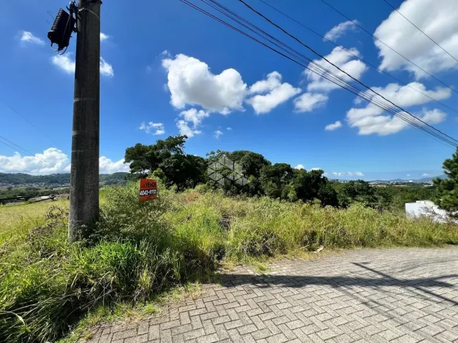 TERRENO AMPLO COM VIABILIDADE PARA CONSTRUÇÃO RESIDENCIAL EM FORQUILHINHAS SÃO JOSÉ