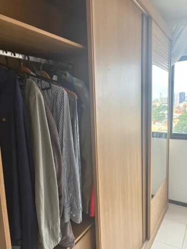 GUARDA-ROUPA